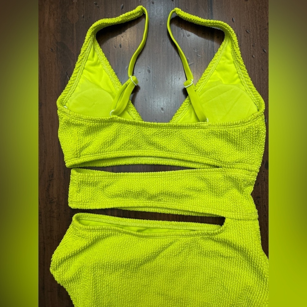 Bar III Cut Out One Piece Swimsuit Size S Chartreuse Lime Green Neon Monokini - Picture 7 of 16
